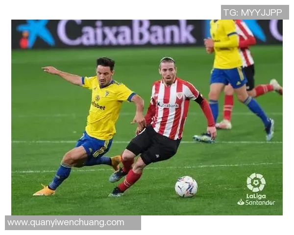 成都足球队在邀请赛积分榜中以66分稳居第一名展现强劲实力