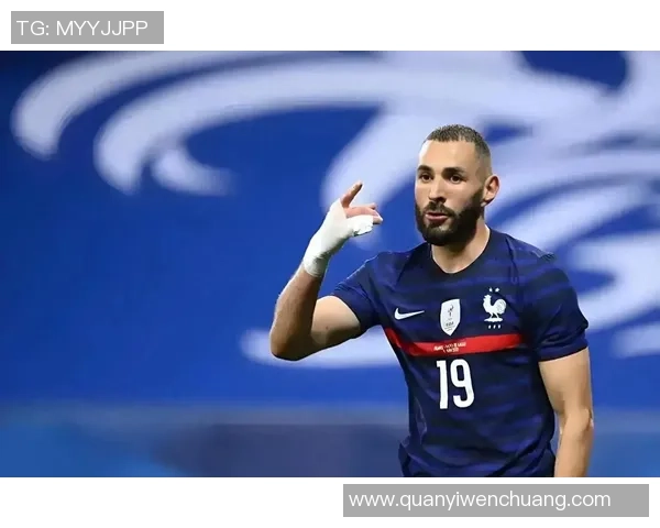 足球明星桌布图片大全尽显球场魅力与风采让你随时感受足球激情与荣耀 足球明星桌布图片大全尽显球场魅力与风采让你随时感受足球激情与荣耀